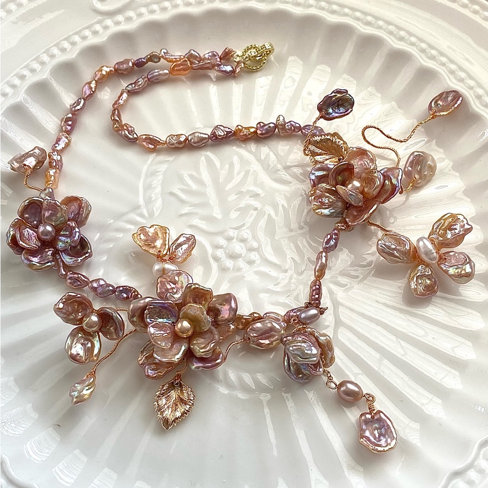 N170-Handmade Premium Flower And Butterfly Keshi Pearl Necklace